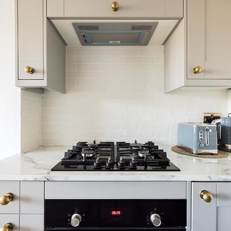 Luxurious 1-Bedroom Apartment In Kensington Londres Exterior foto